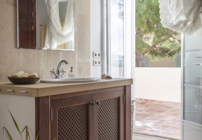 Villa in Porto Petro - Villa Frontline Sa Torre Villa in Porto Petro - Villa Frontline Sa Torre