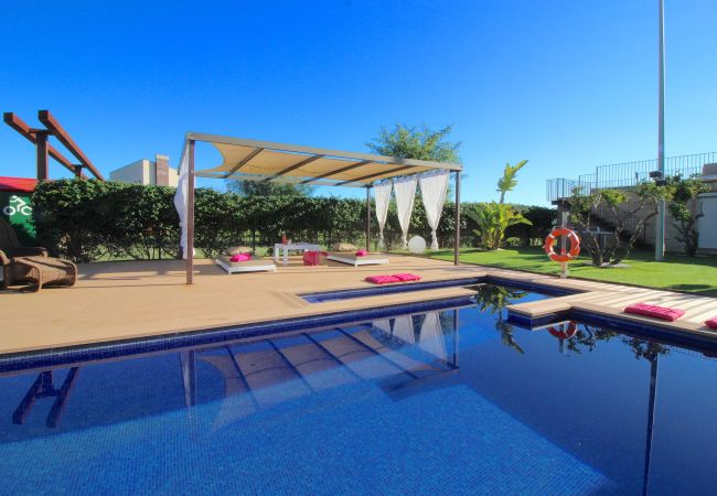 Villa in Sa Pobla - Villa Xaloc