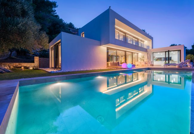 Villa/Dettached house in Pollensa - Villa Blanca