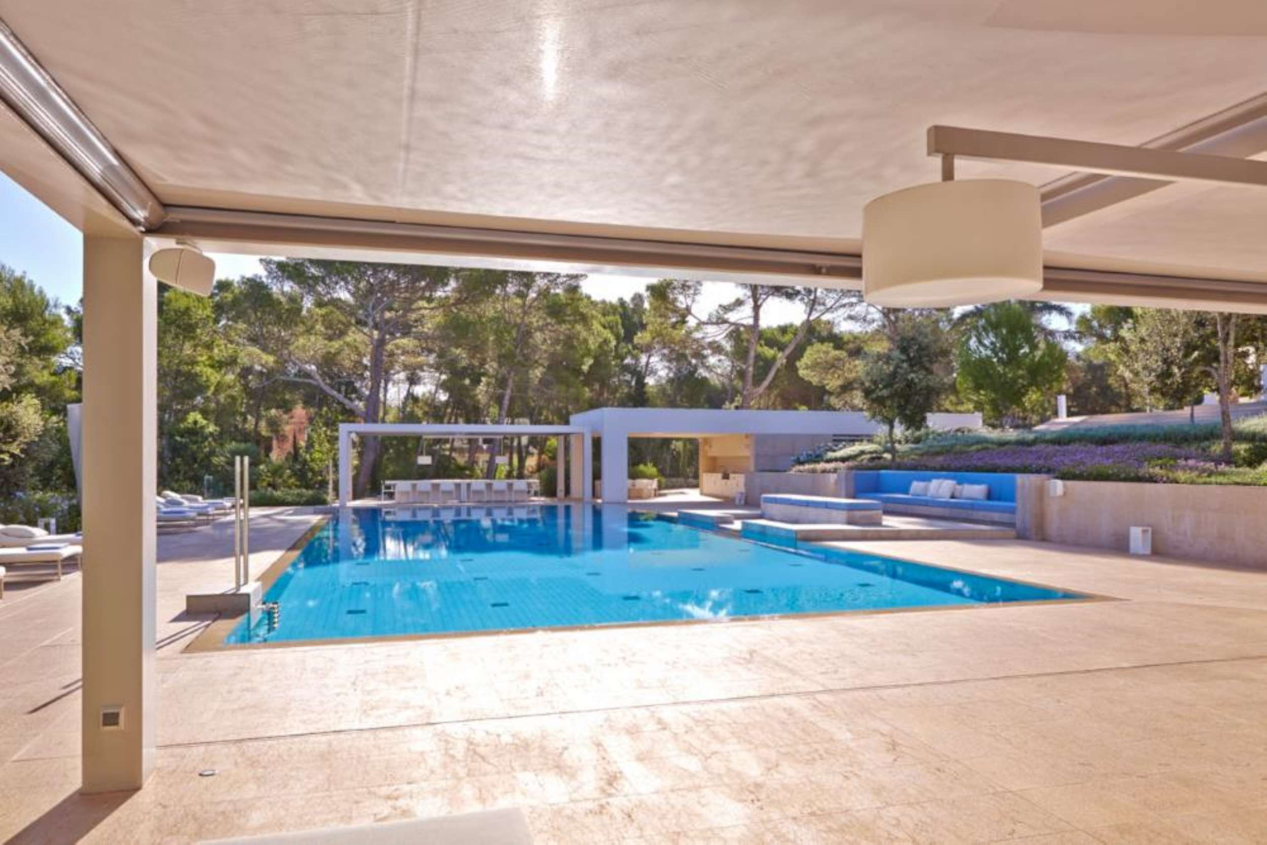 Villa Leones is a luxury villa situated in Mal Pas, Alcudia