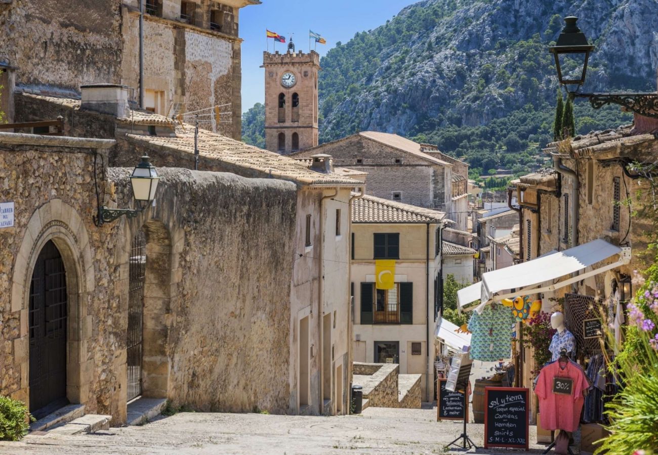 Townhouse in Pollensa - The Priests House