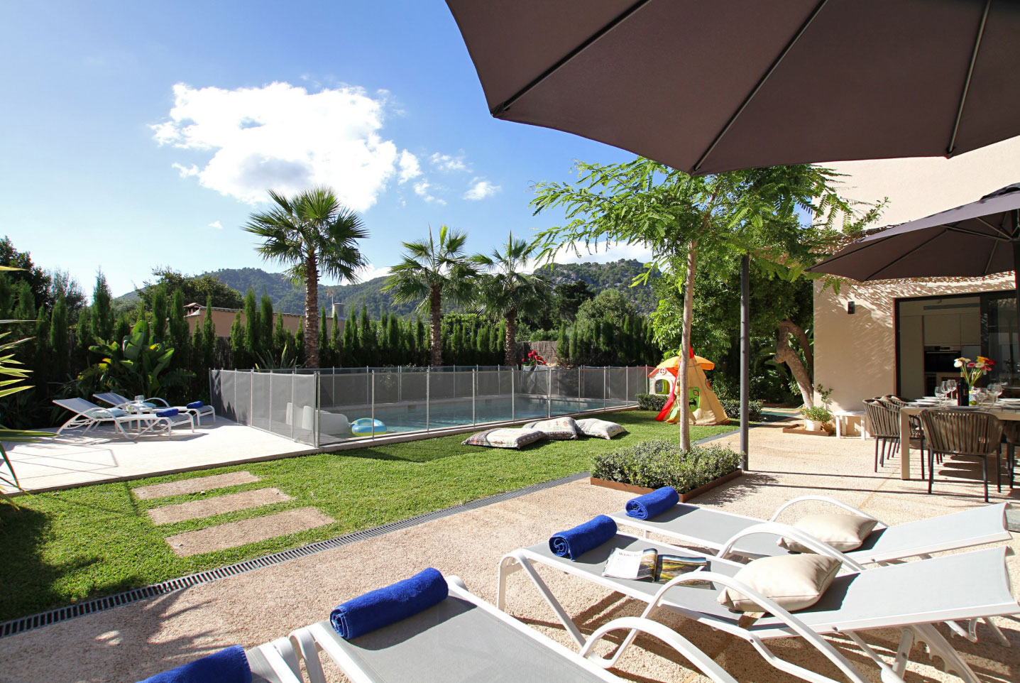 Mallorca villas with gated pools
