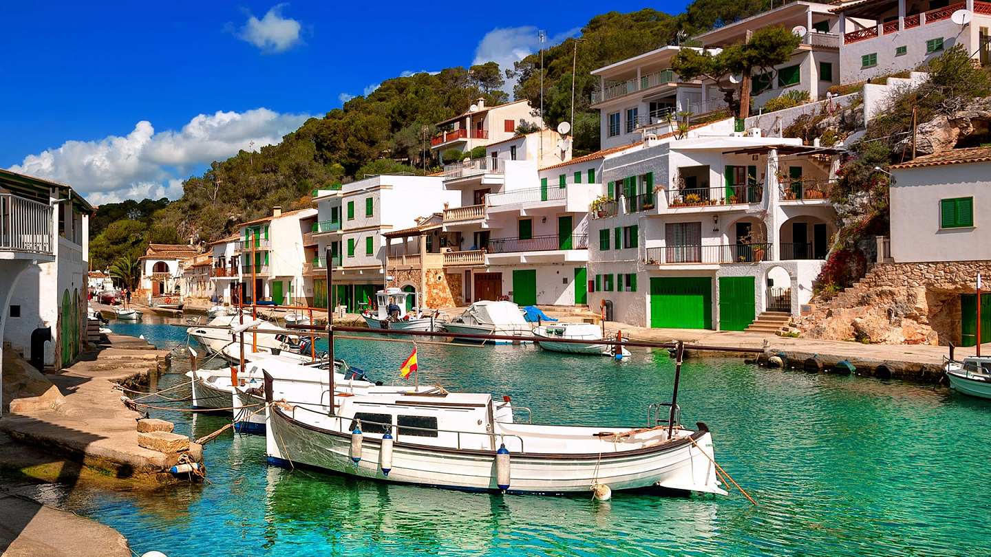 Holiday villas in Cala Figuera