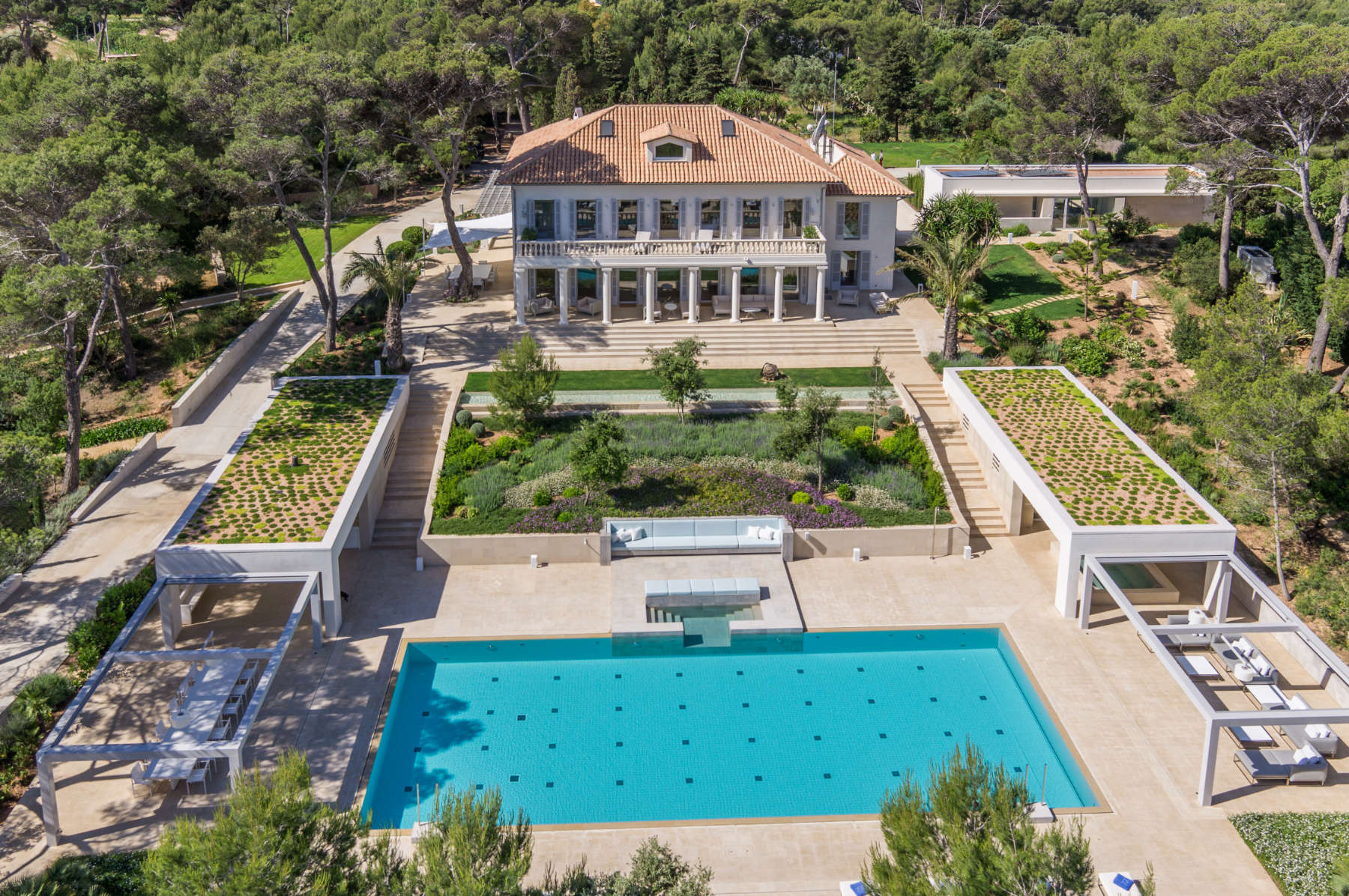 Villa leones villa near the beach alcudia