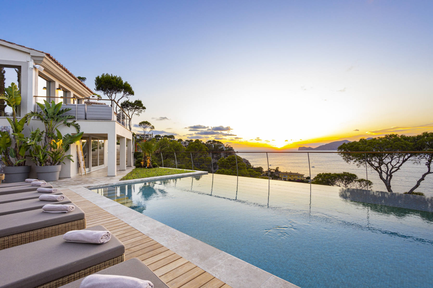Villa mimosa near the beach andratx